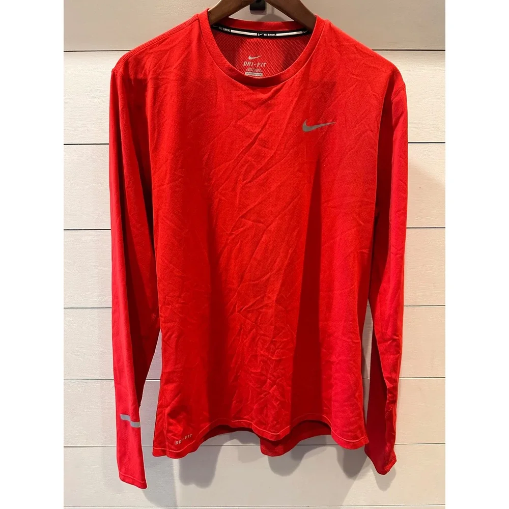 Nike Running Dri-FIT Long Sleeve Shirt Mens Medium Red Crew Neck Reflective Logo